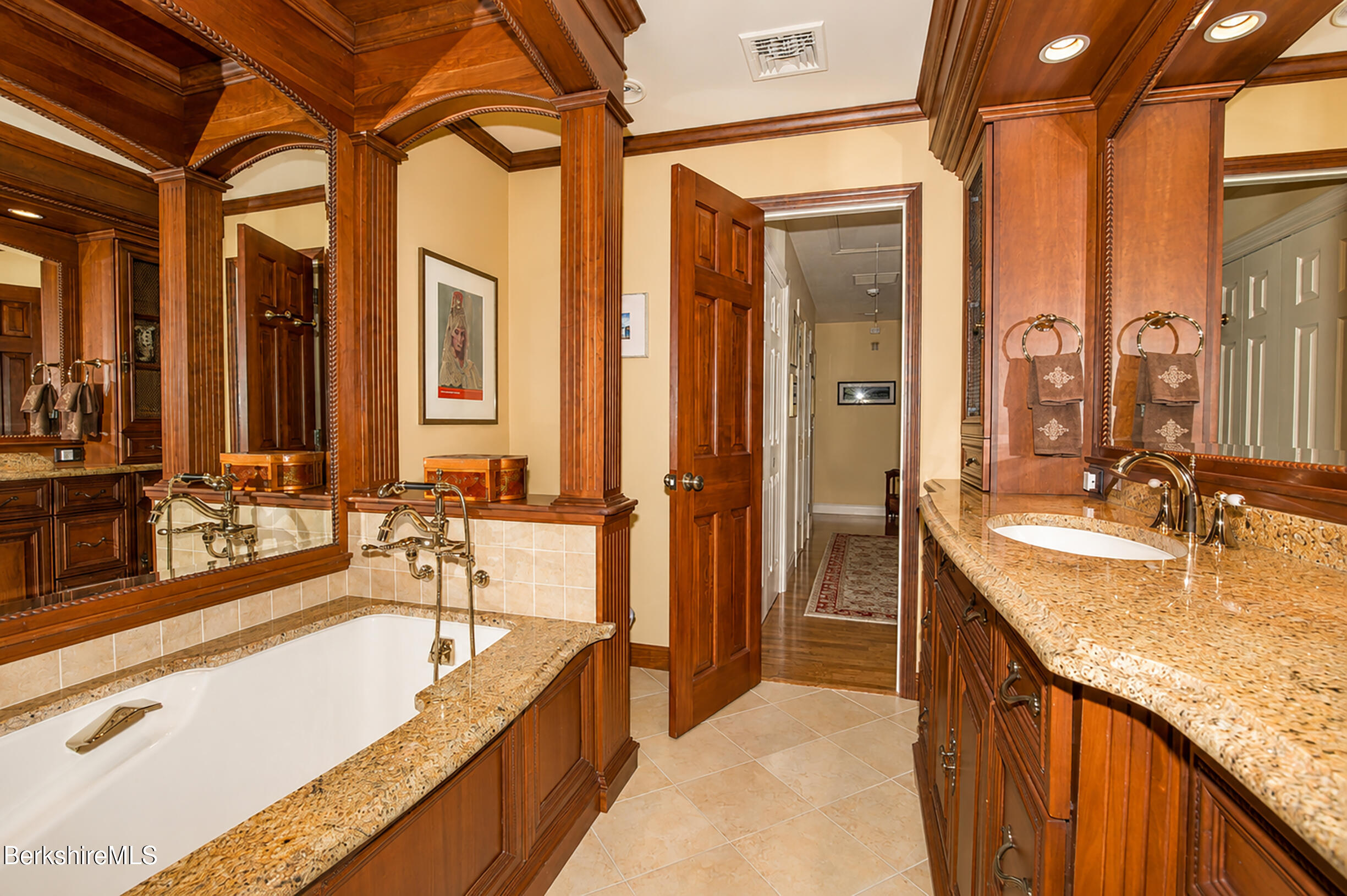 14 Fairway Dr