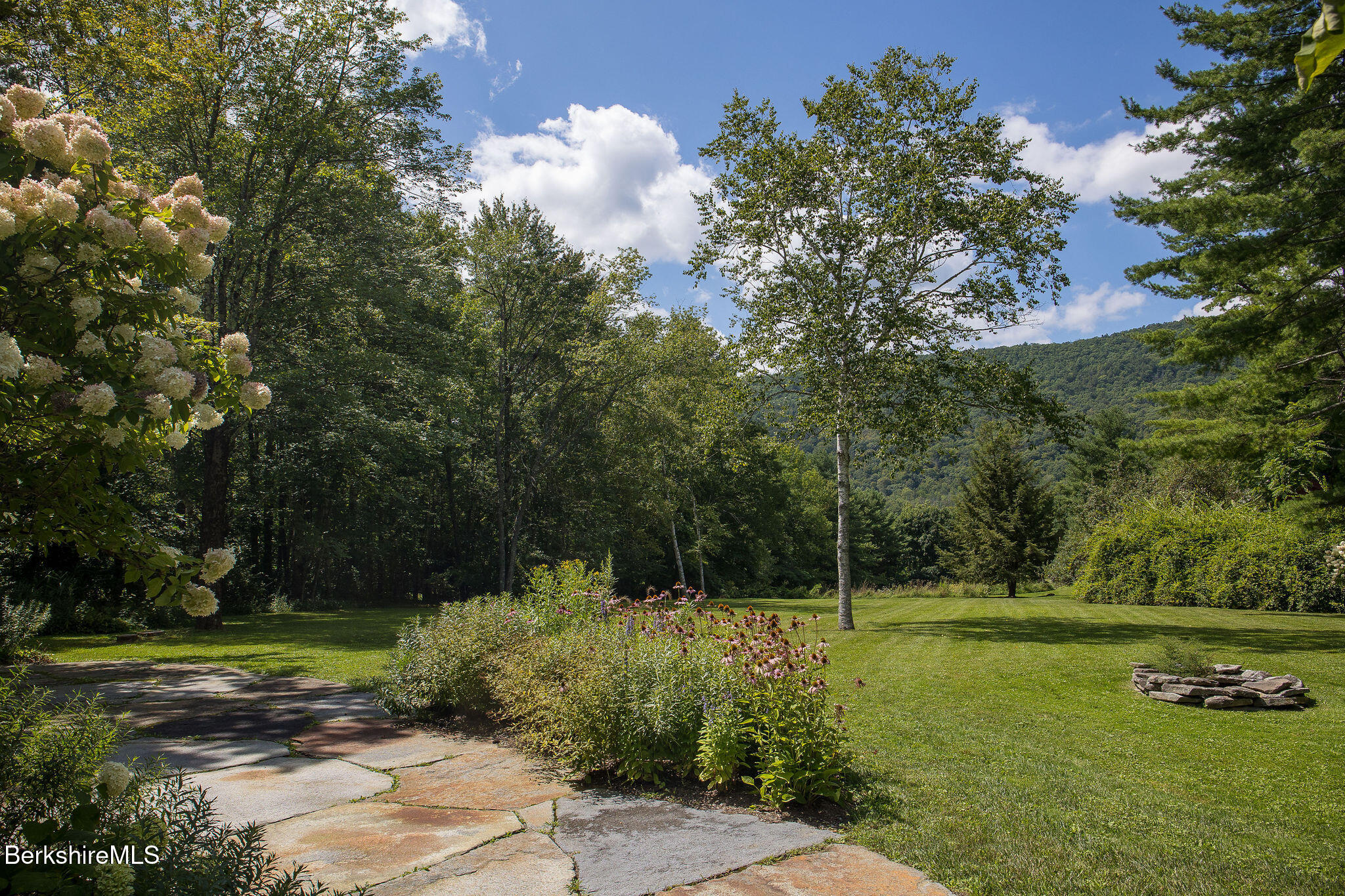 14 Old Tree Farm Rd