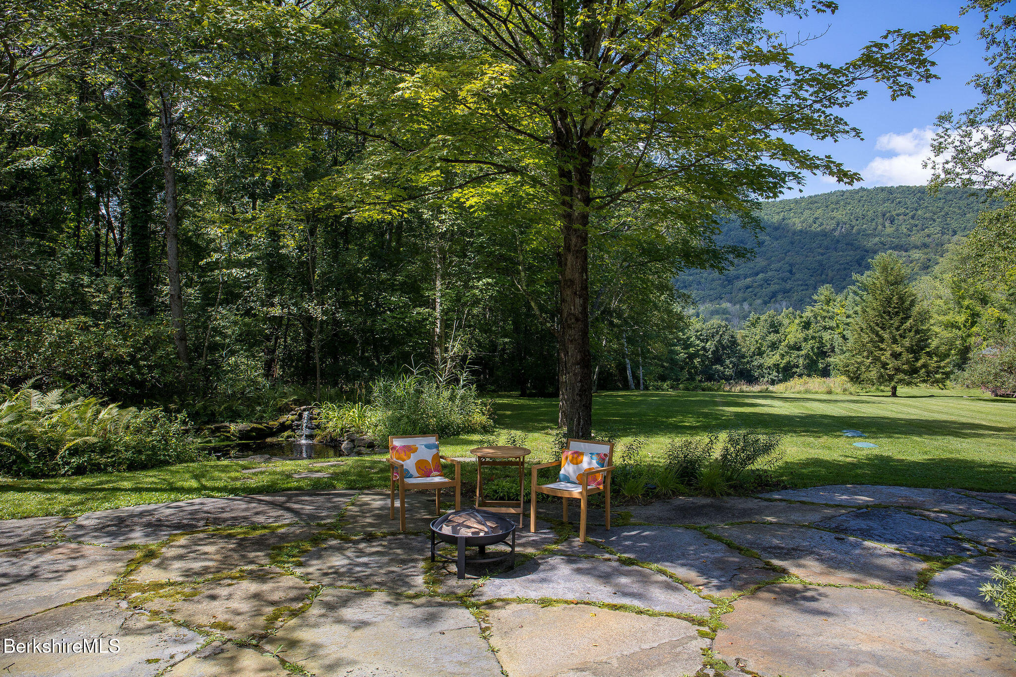14 Old Tree Farm Rd
