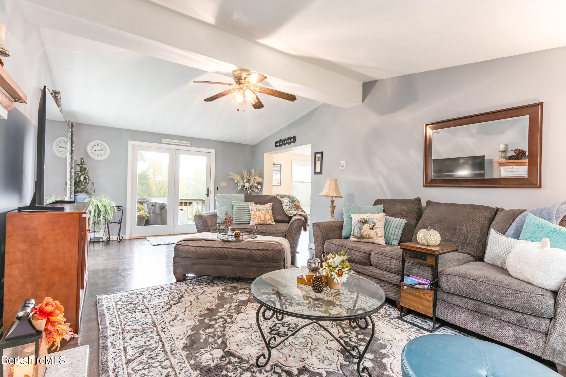10 Caratina Dr