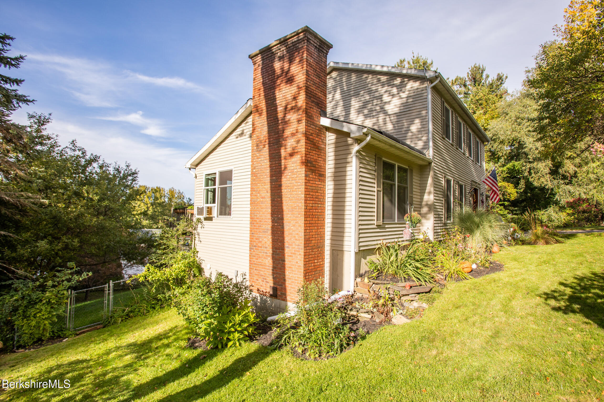 10 Caratina Dr