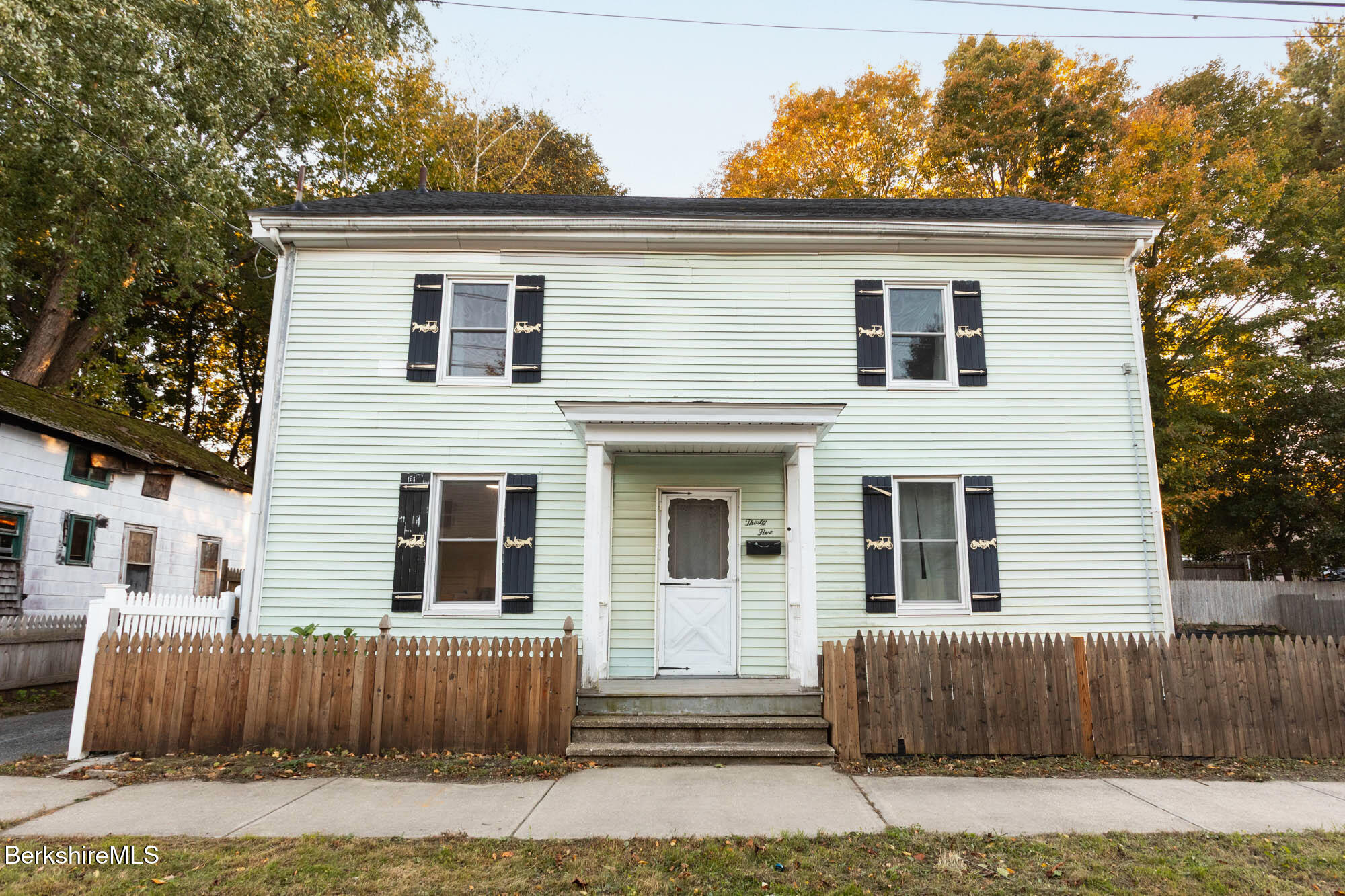 35 Danforth Ave