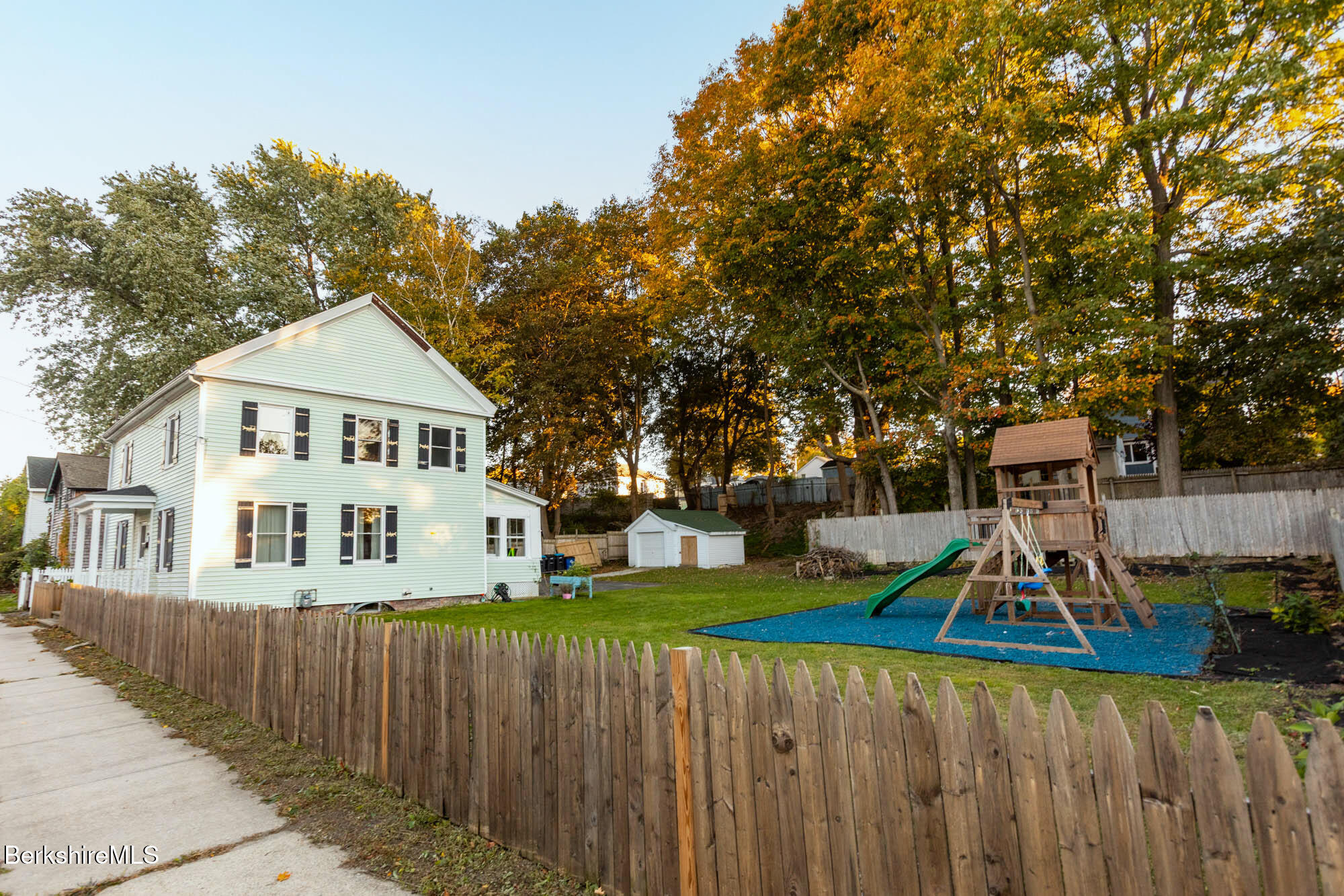 35 Danforth Ave