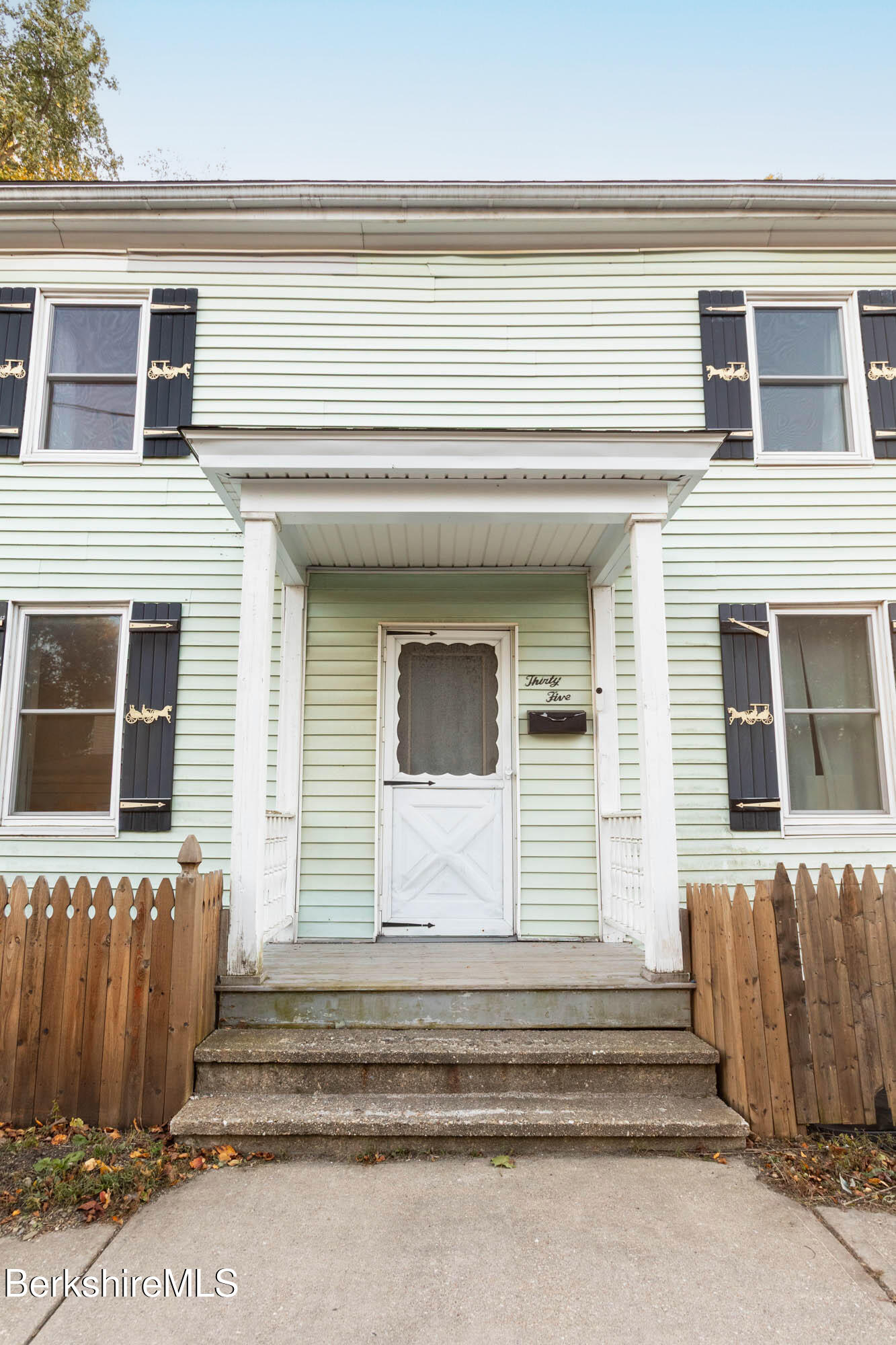 35 Danforth Ave