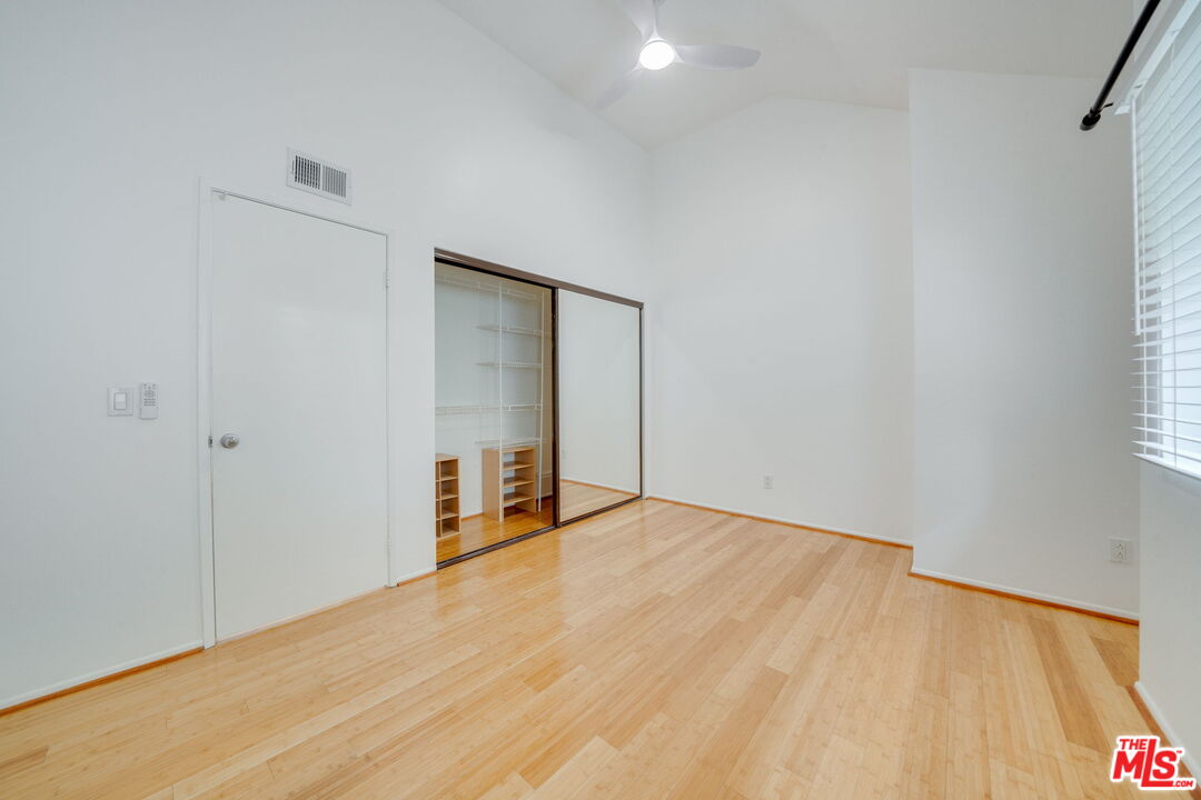 2453 Chelsea Pl Unit: 3