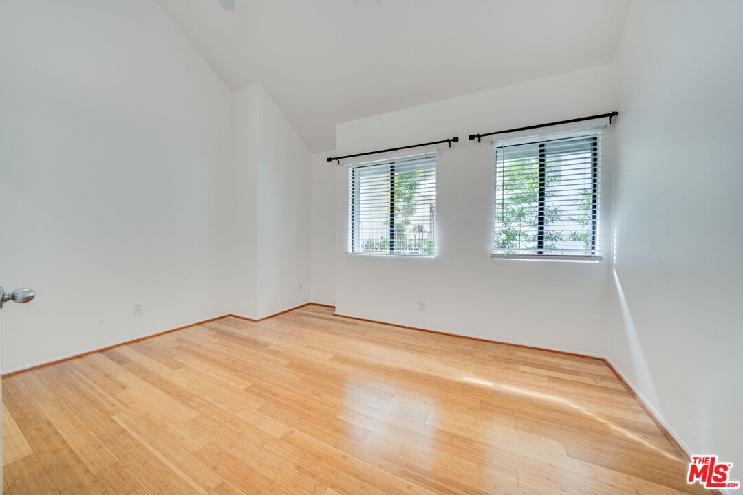 2453 Chelsea Pl Unit: 3