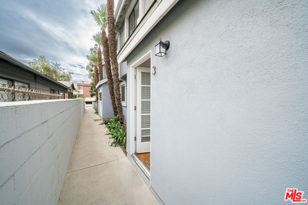 2453 Chelsea Pl Unit: 3