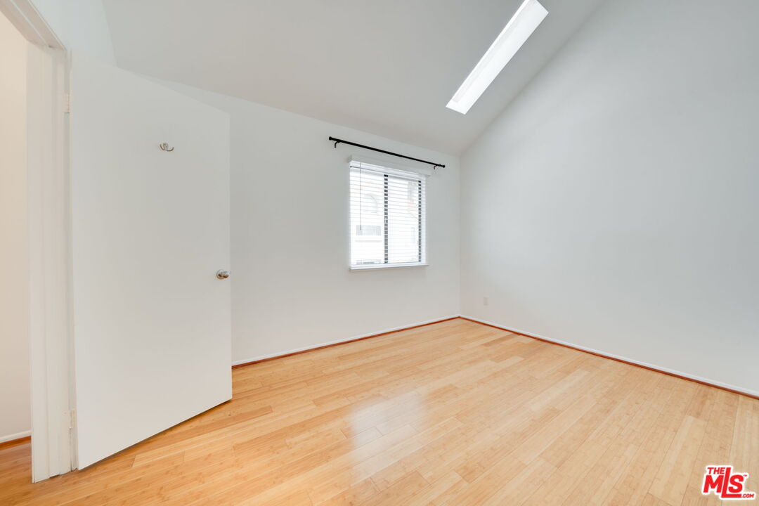 2453 Chelsea Pl Unit: 3