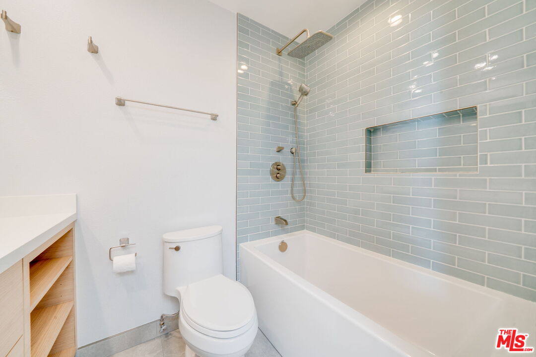 74 Village Parkway Pkwy