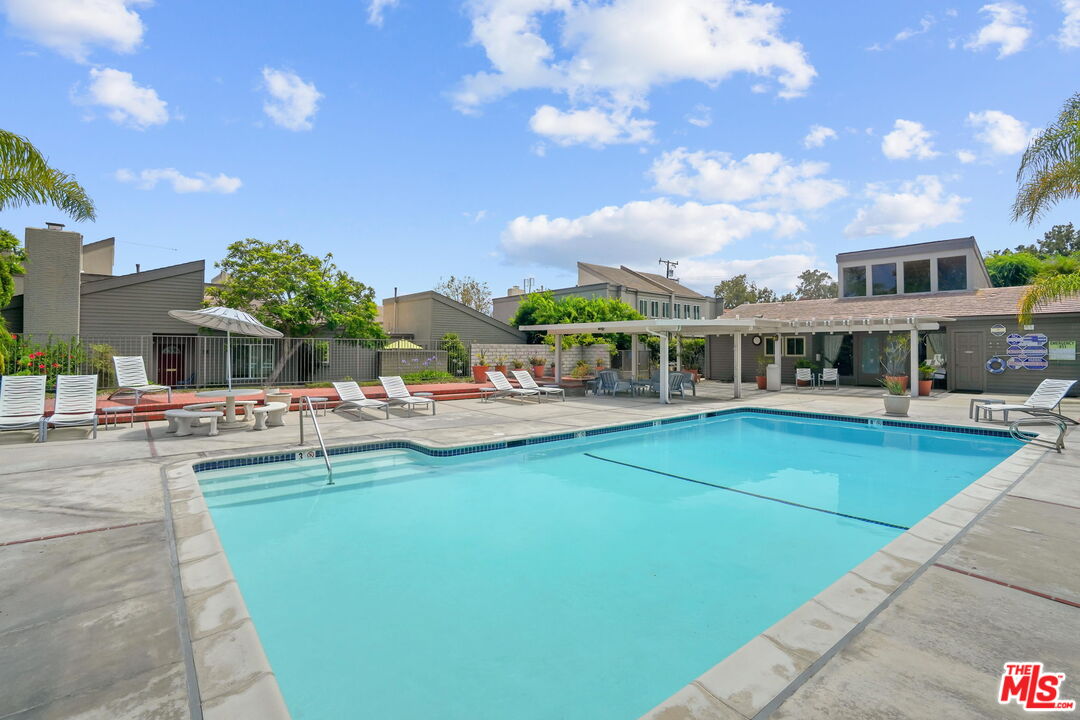 74 Village Parkway Pkwy