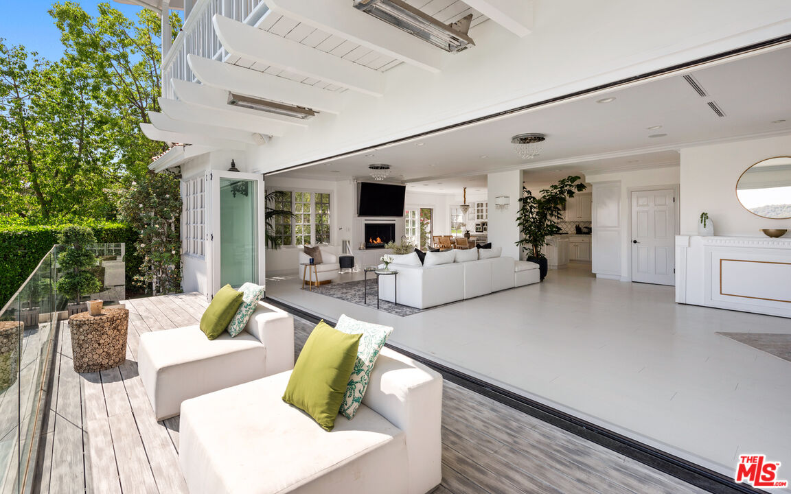 1423 Floresta Pl