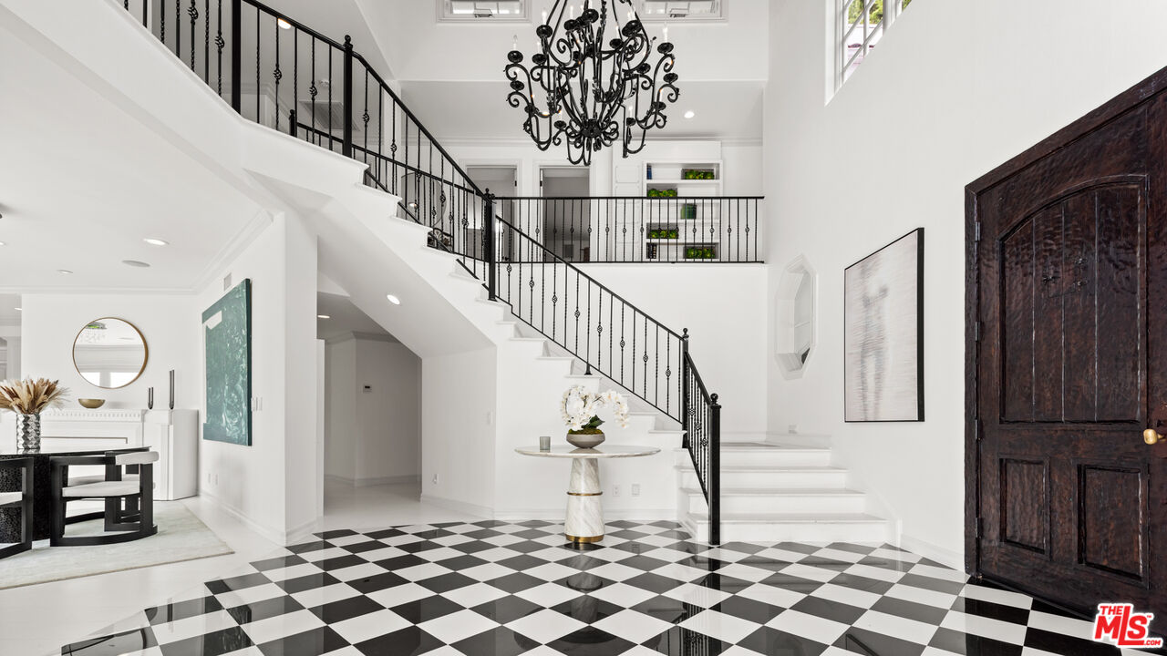 1423 Floresta Pl