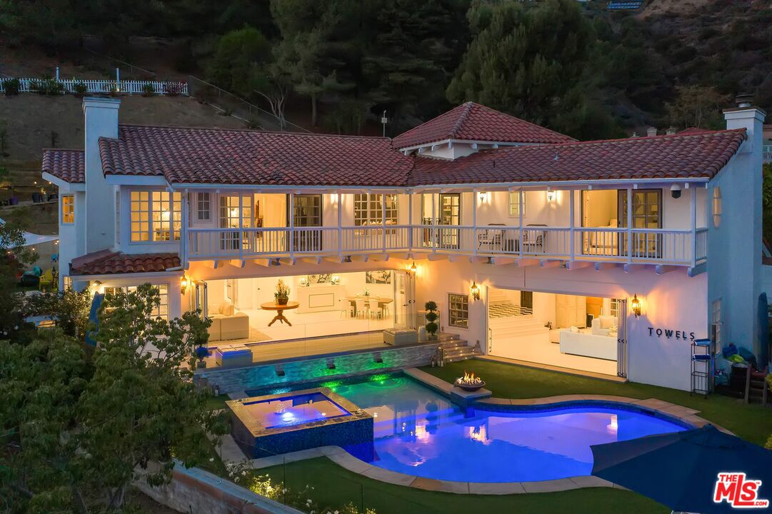 1423 Floresta Pl