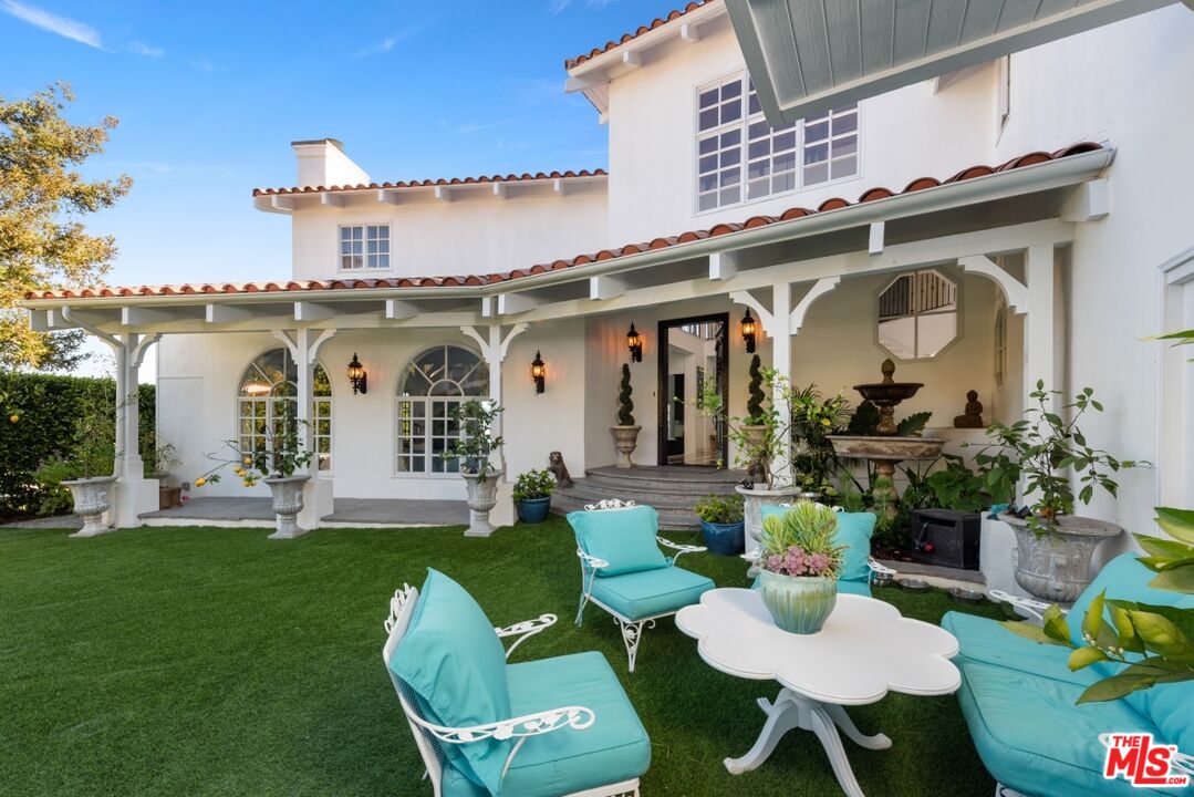 1423 Floresta Pl