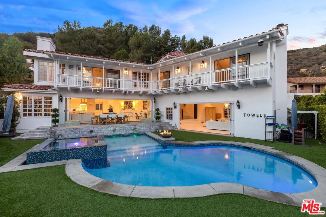 1423 Floresta Pl