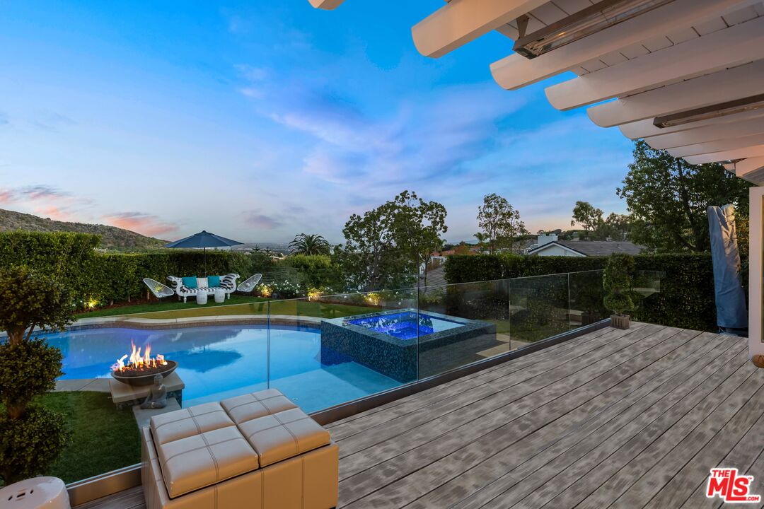 1423 Floresta Pl