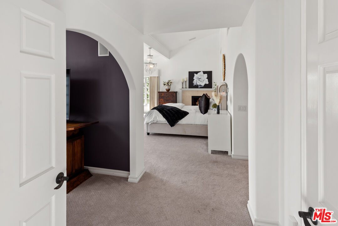 1423 Floresta Pl