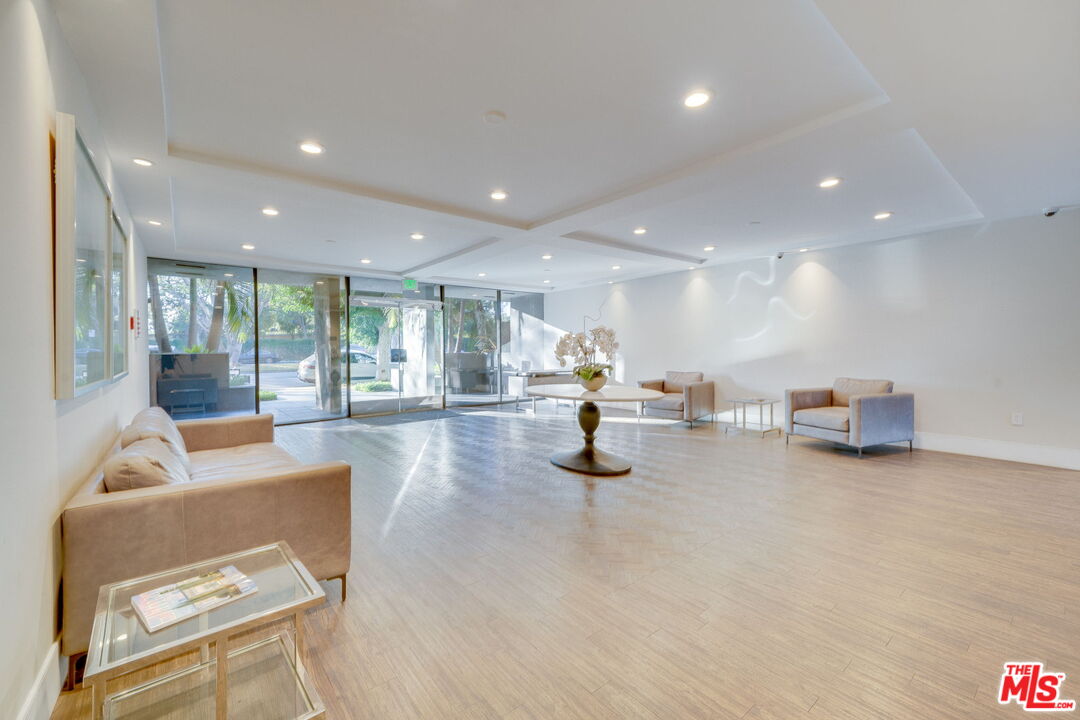 12115 San Vicente Blvd Unit: 303