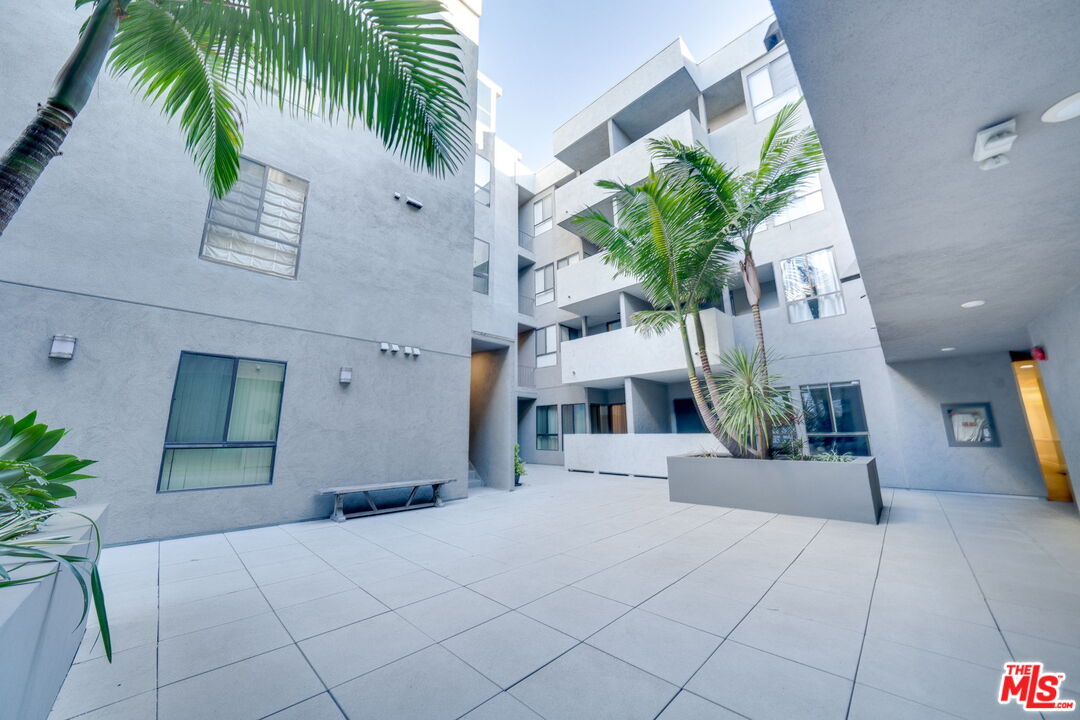 12115 San Vicente Blvd Unit: 303