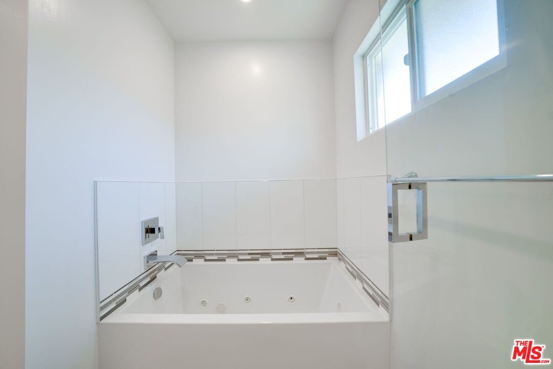 11646 Chenault St Unit: 28