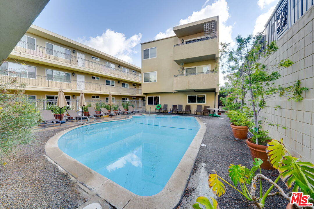 11646 Chenault St Unit: 28