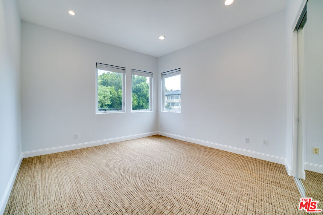 11961 Montana Ave Unit: 201