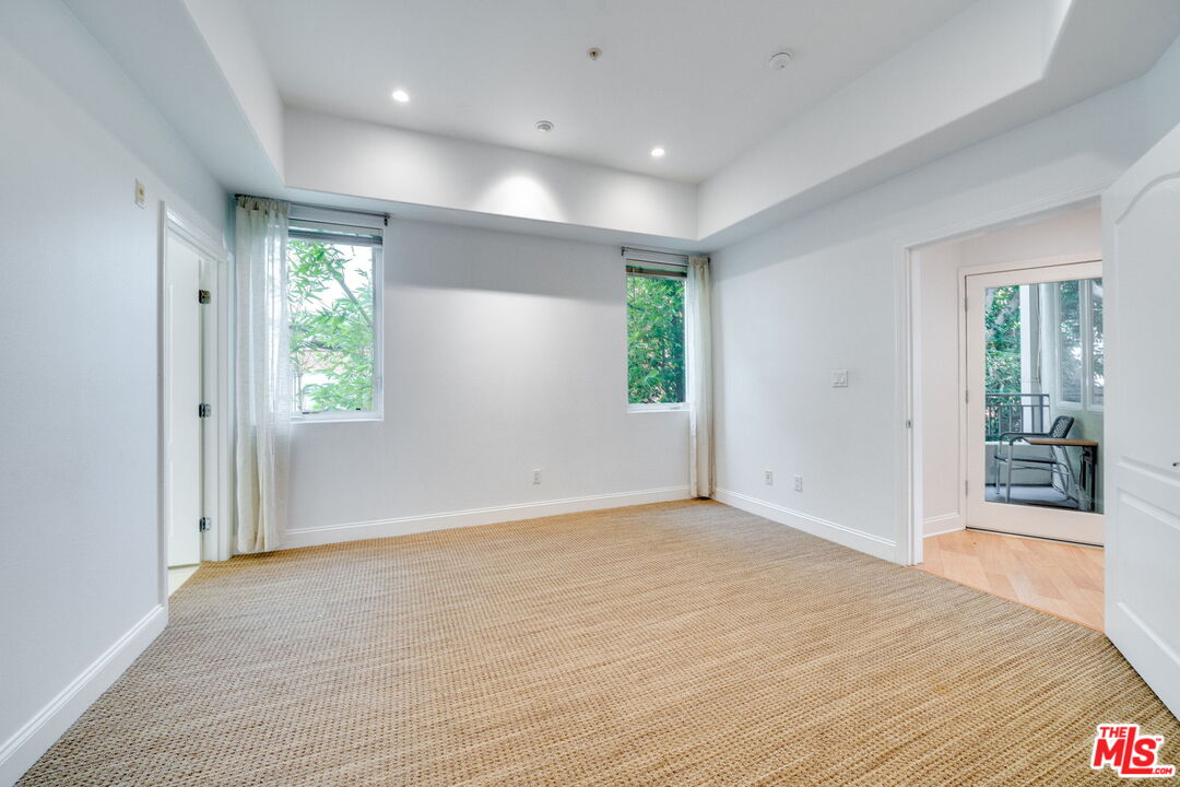 11961 Montana Ave Unit: 201