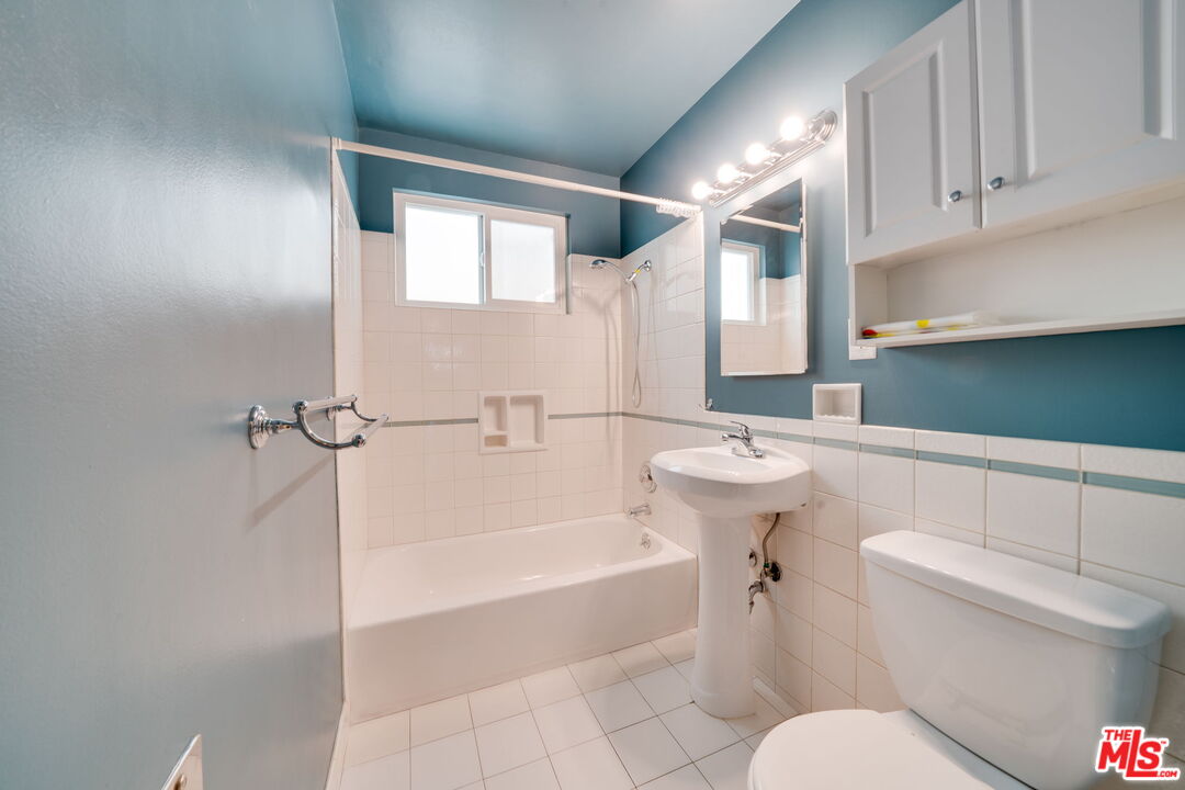 1037 Euclid St Unit: A