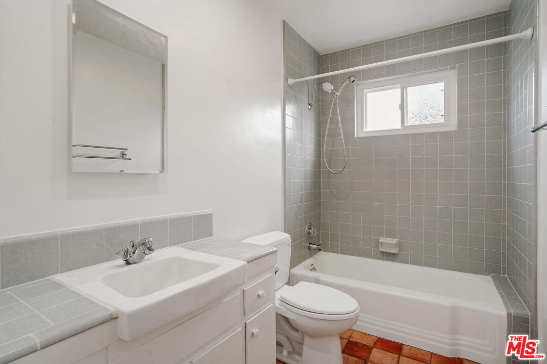 913 20th St Unit: 6