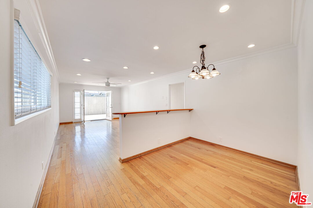 230 Bicknell Ave Unit: 104