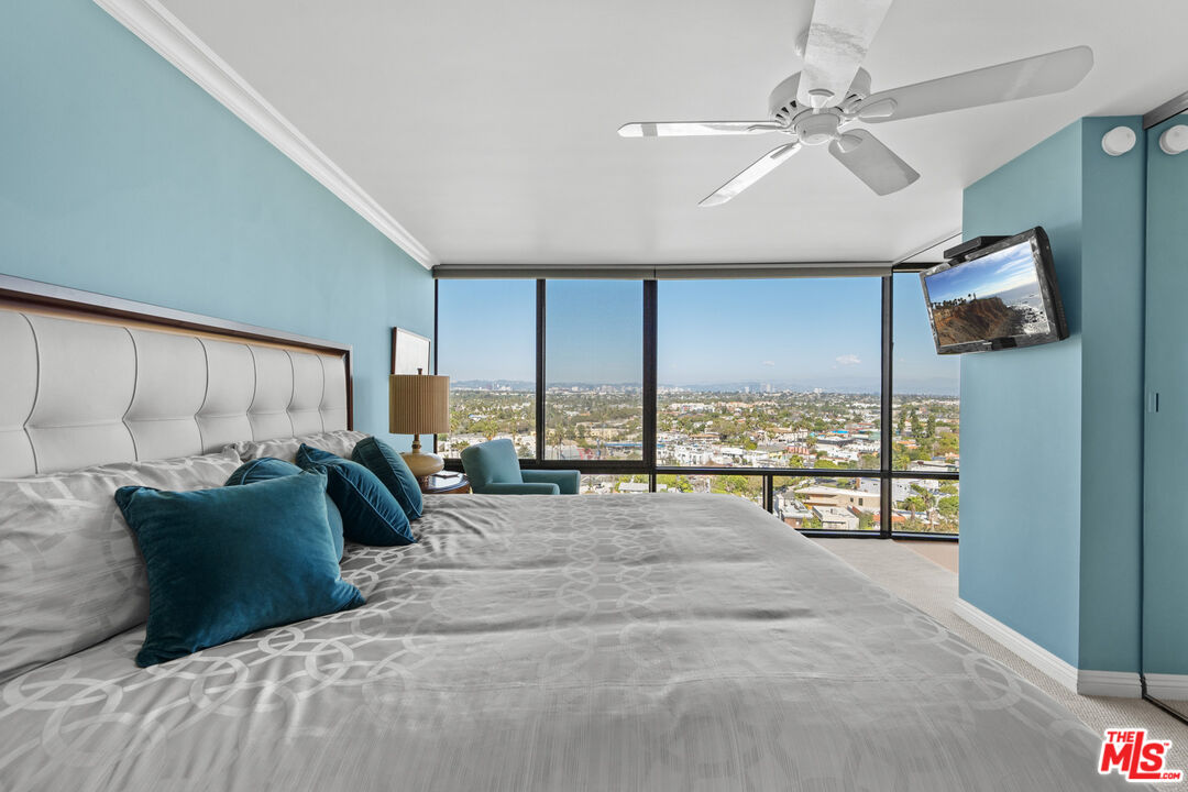 4316 Marina City DR Unit: 931