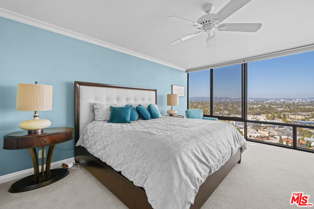 4316 Marina City DR Unit: 931