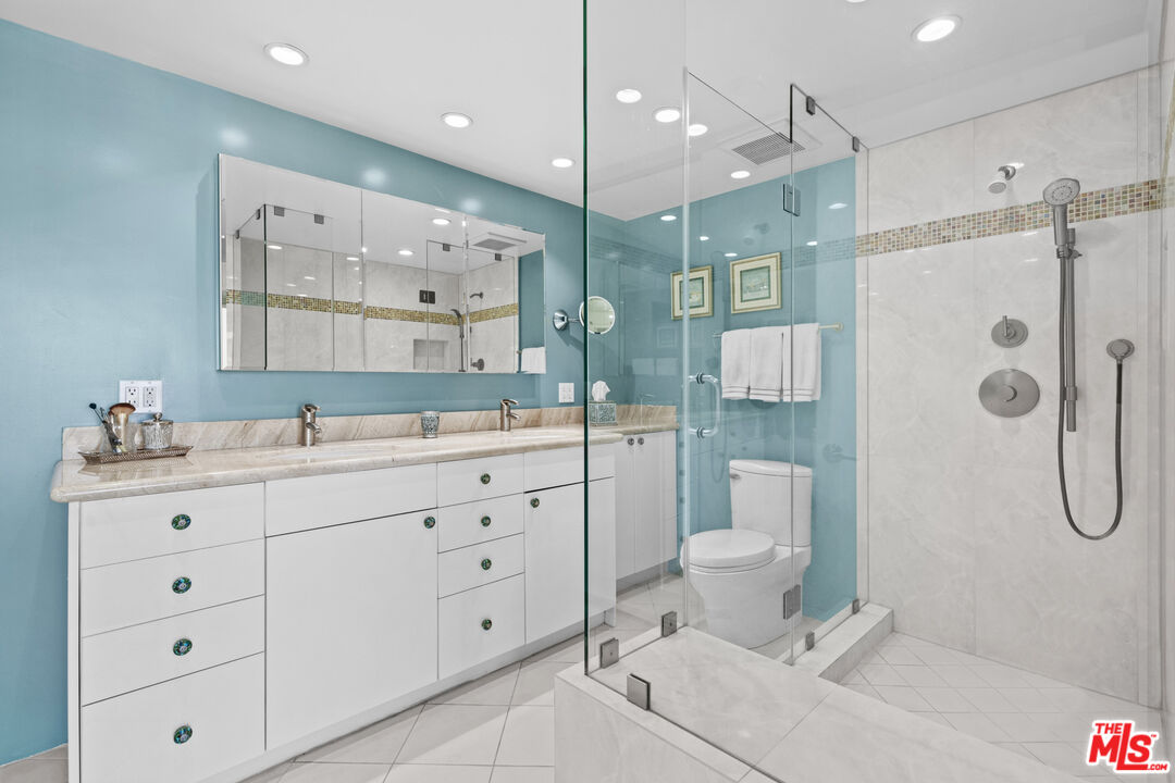 4316 Marina City DR Unit: 931