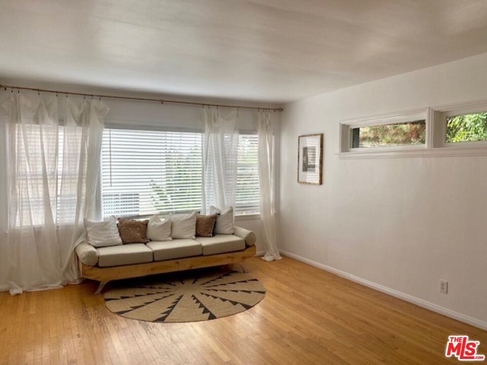 902 California Ave Unit: D