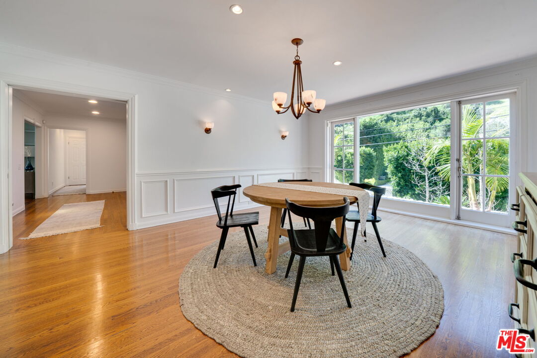 2628 MANDEVILLE CANYON RD