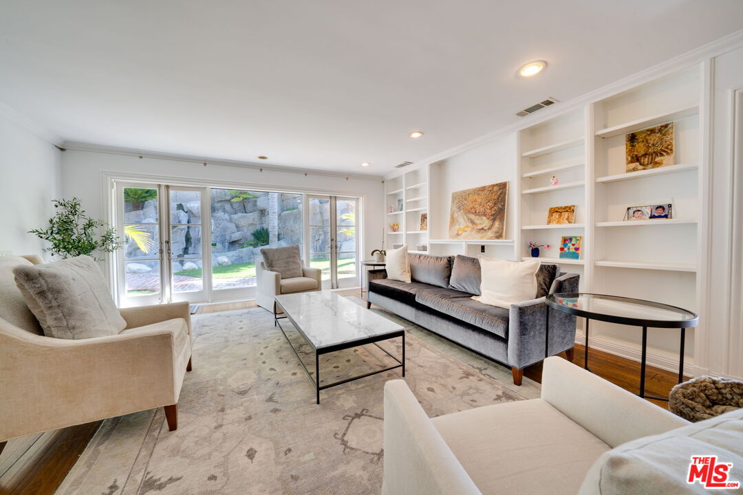 2628 MANDEVILLE CANYON RD