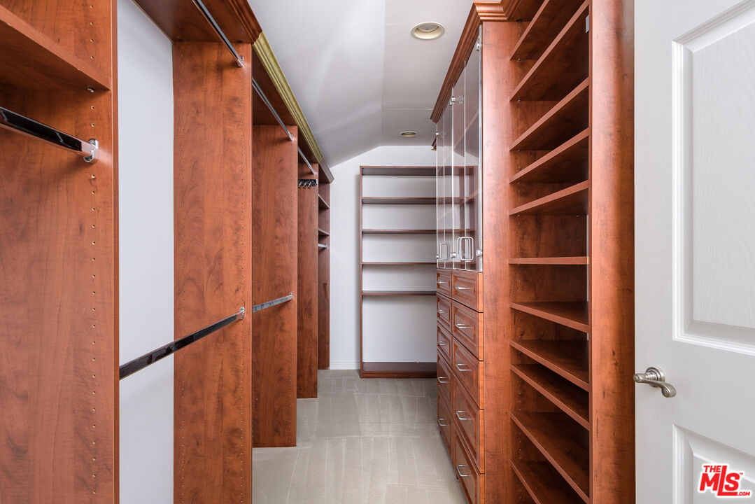 2628 MANDEVILLE CANYON RD