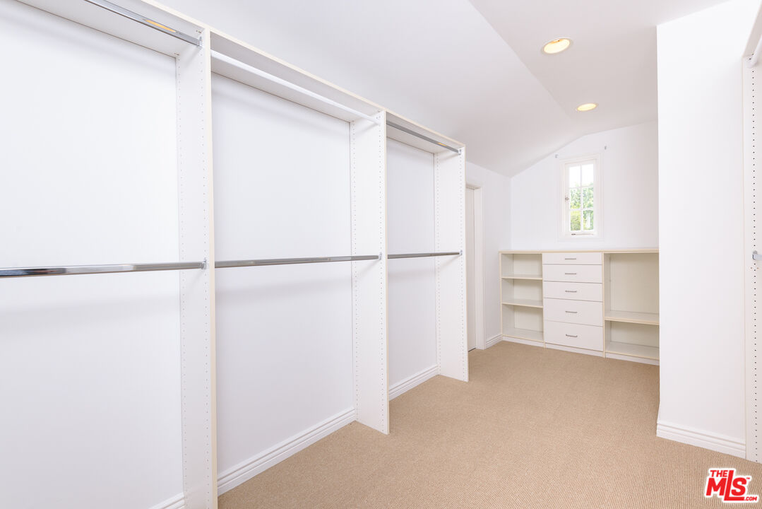 2628 MANDEVILLE CANYON RD