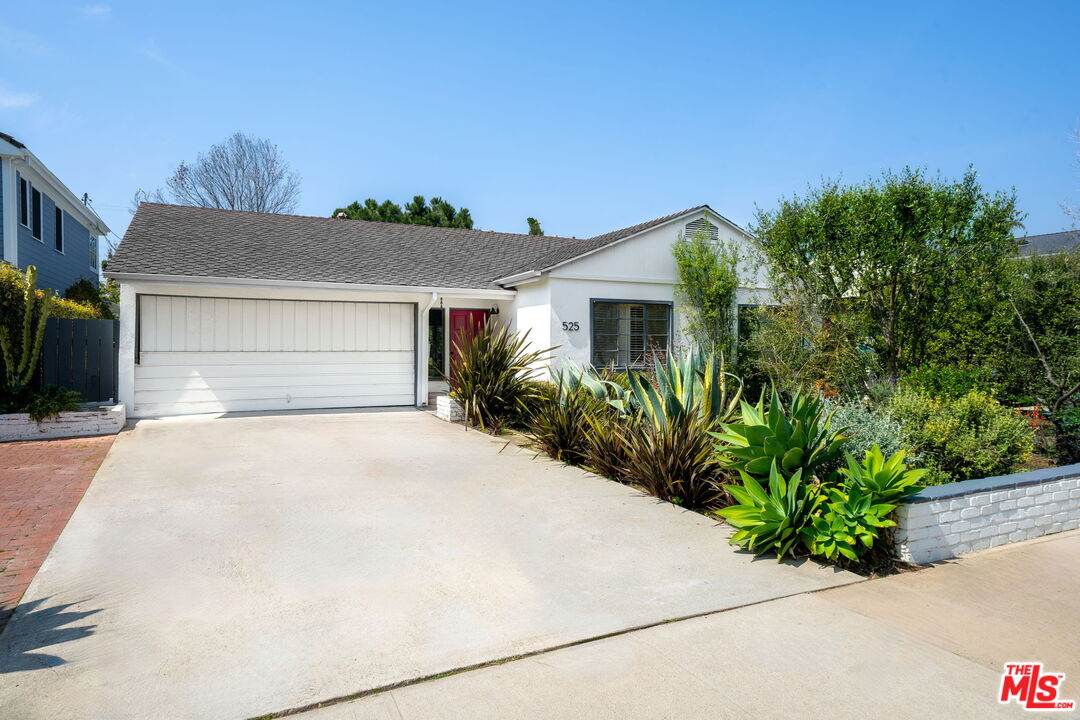 525 El Medio Ave