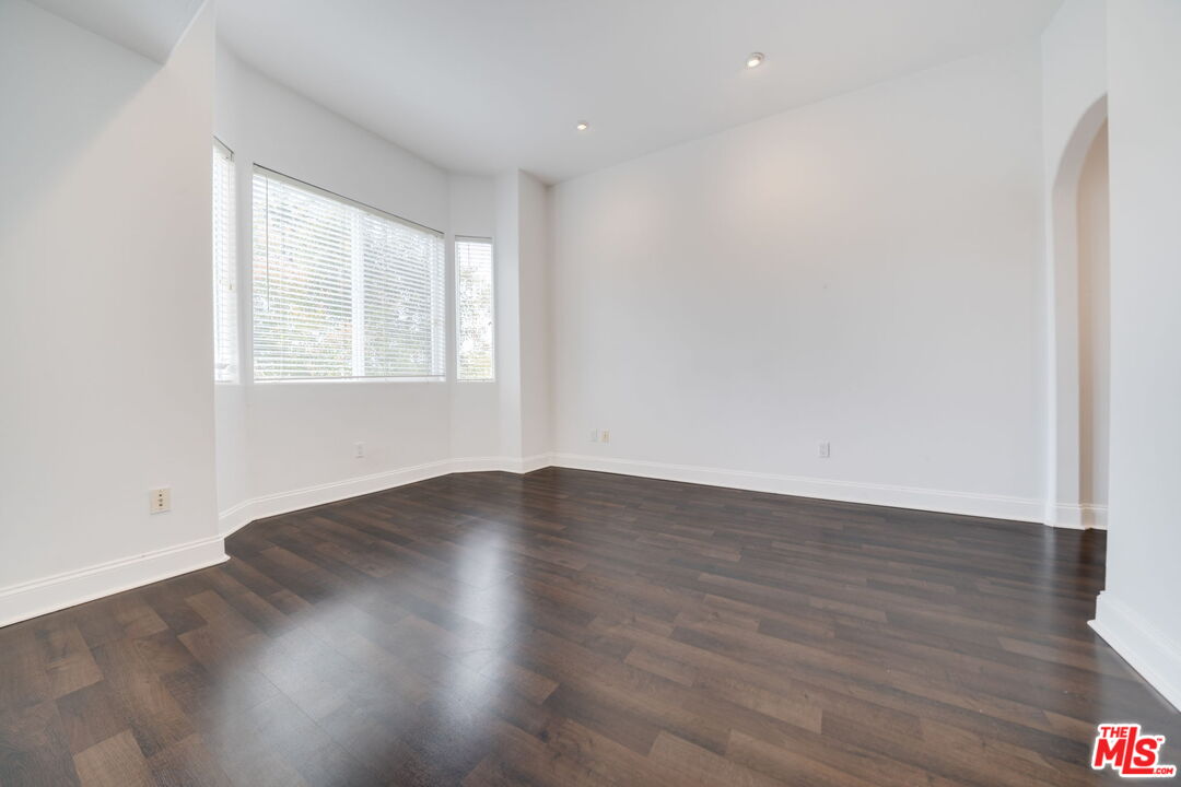 11961 Montana Ave Unit: 203