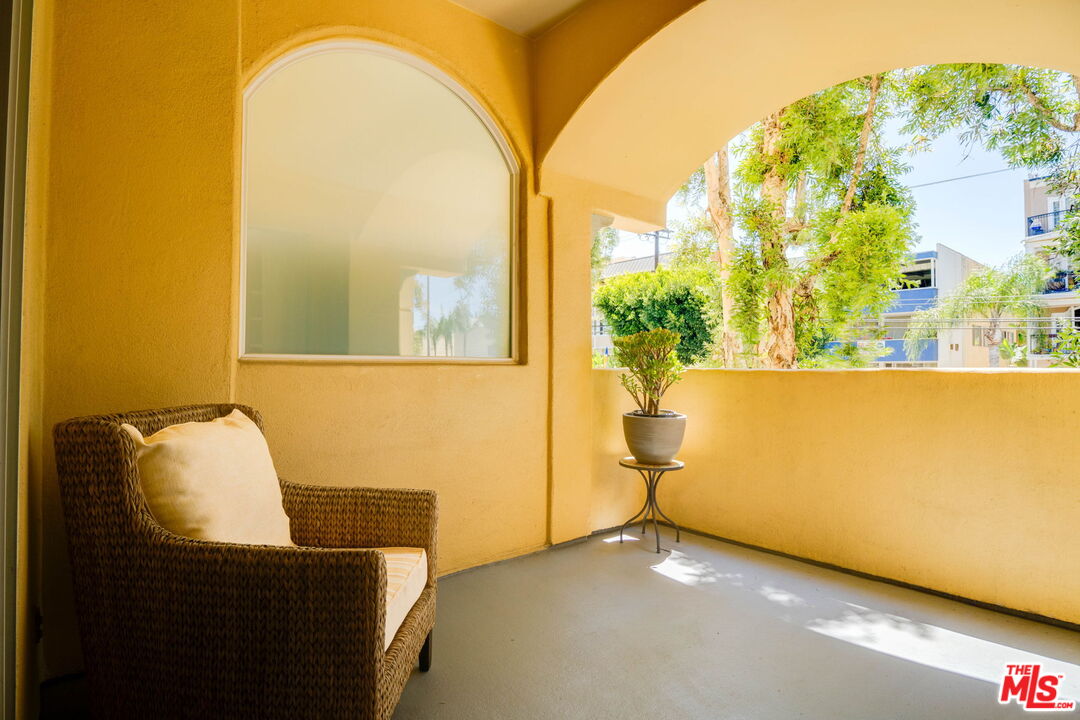 11961 Montana Ave Unit: 203