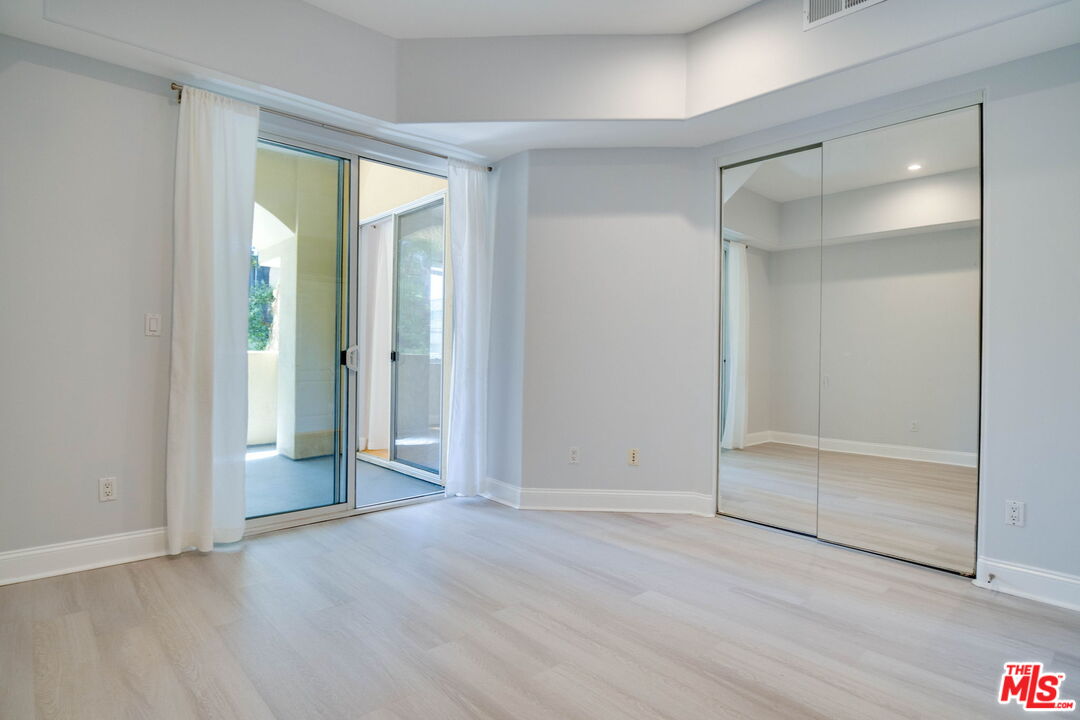 11961 Montana Ave Unit: 203