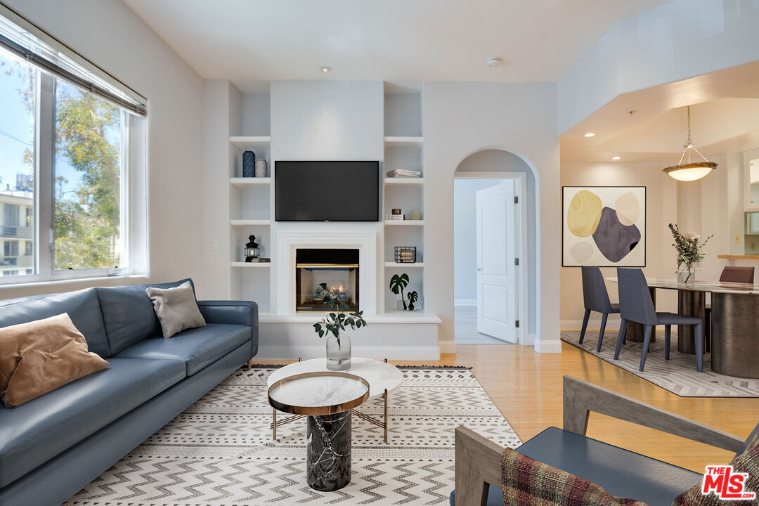 11961 Montana Ave Unit: 203