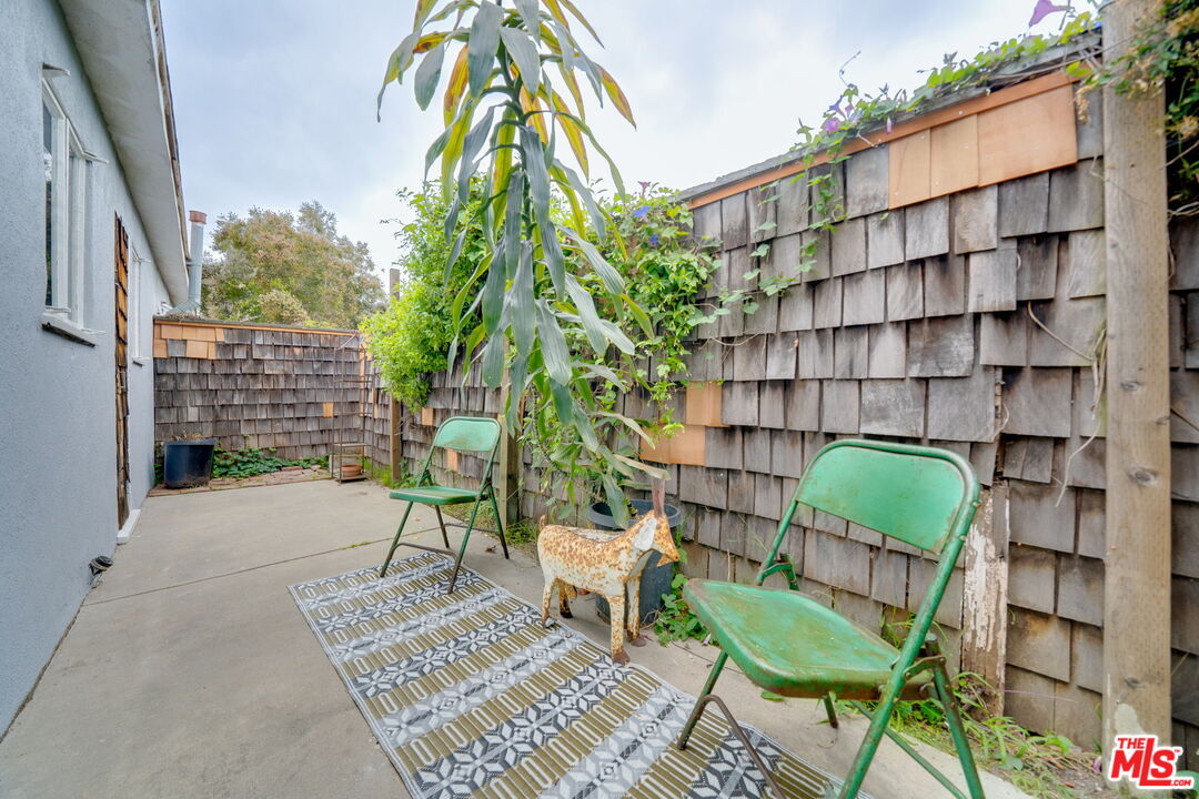 1941 Euclid St Unit: 2