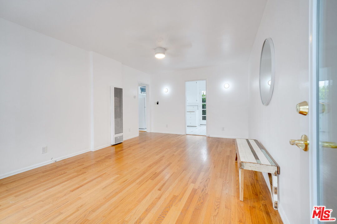 1941 Euclid St Unit: 2
