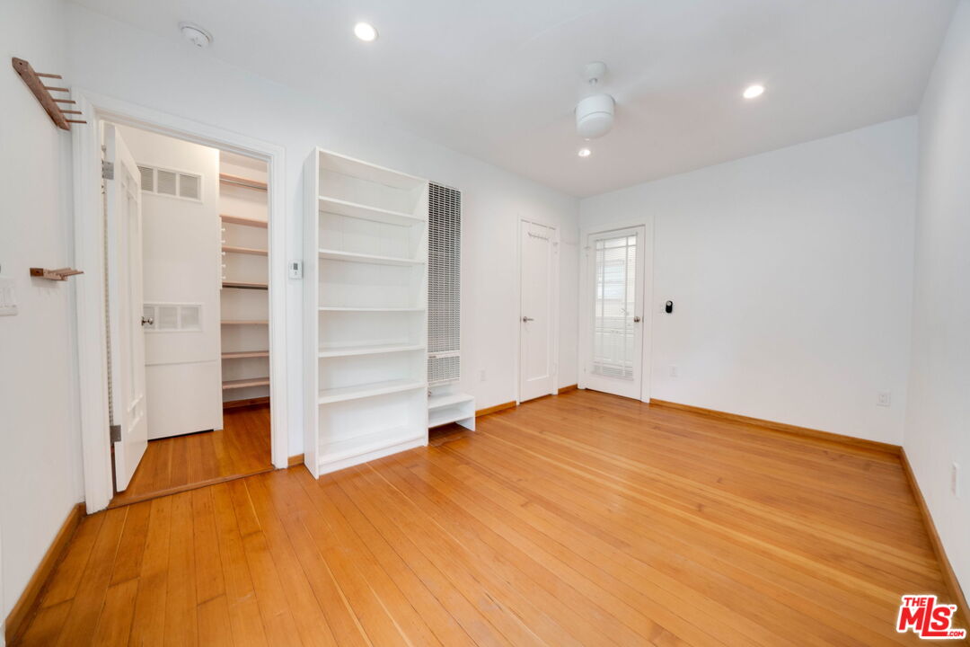 729 9th St Unit: E