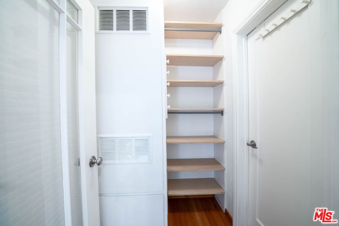 729 9th St Unit: E