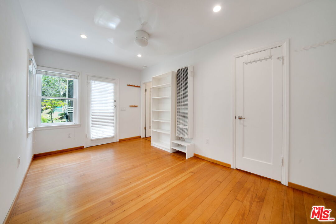 729 9th St Unit: E