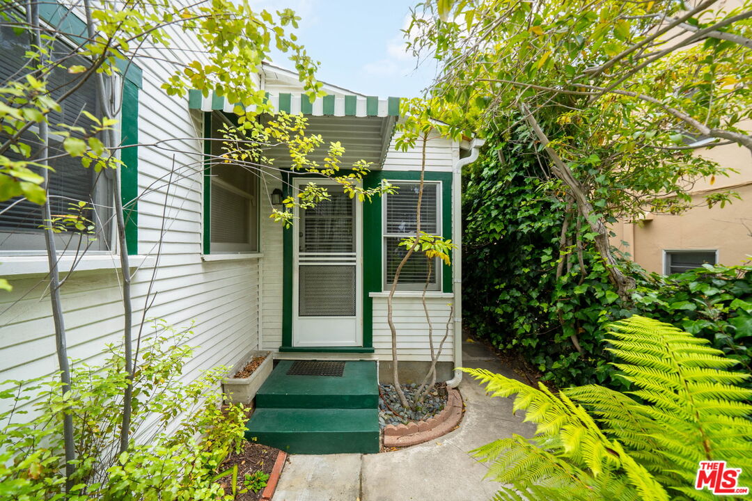 729 9th St Unit: E