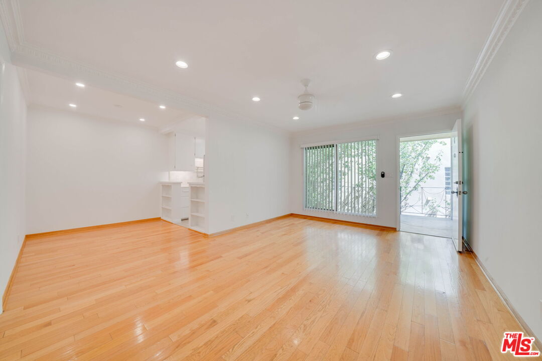 1037 11th St Unit: 6